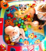 Tapis d’Éveil Playgro 6EN1 avec 32 Balles – Pop and Drop Activity Gym Bébé – Image 9