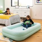 Matelas Gonflable Enfant INTEX 1 Place avec Gonfleur à Main – Lit de Voyage Portable